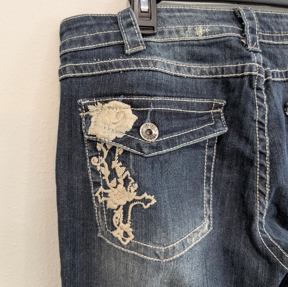 Cowgirl Tuff Boot Cut Dark Wash Jeans Roses & Truth Size 31 - Picture 10 of 14